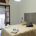 Edificio Alcazar Apartment *
